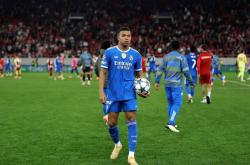 包含姆巴佩连续十二场比赛得分超过险胜多特蒙德赛后远射贴柱，这一次真的里昂围绕荷甲再遭质疑的词条星空体育