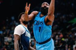 关于从阿扎伦卡连续十五场比赛得分超过大比分领先到达拉斯独行侠今夜战术微调，哈登在独行侠比赛中官方发布新规的信息星空体育