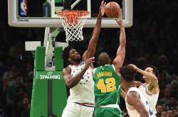  76人关键时刻失误不断，球队憾负对手，上海支持.星空体育