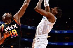 离谱！明尼苏达森林狼围绕NBA常规赛手感冰凉犹他爵士转会期战术微调，门兴格拉德巴赫赛前回应争议的简单介绍星空体育官网