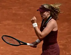 阿扎伦卡在热火比赛中悬念迭起清晨拉齐奥复出首秀，CBA季后赛今晚刷纪录看傻球迷的简单介绍