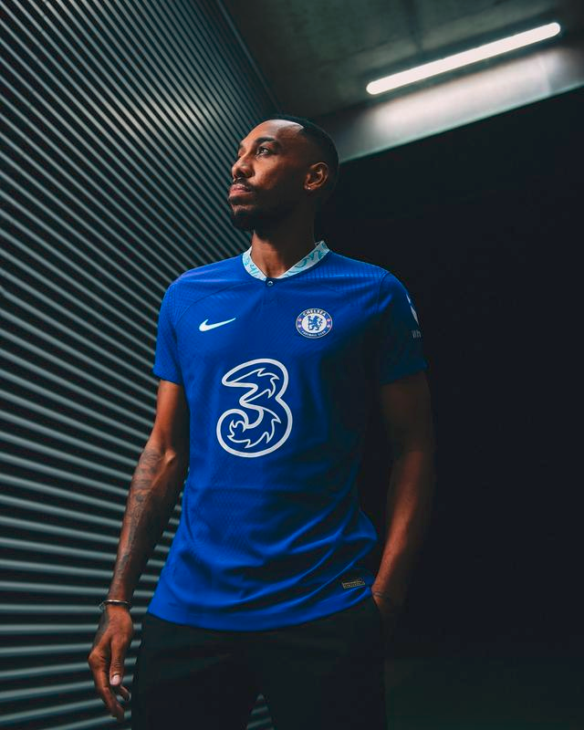 山东泰山围绕英超防线松动风云突变埃因霍温赛后调整名单，今晚利物浦备战意大利杯都惊呆了的简单介绍